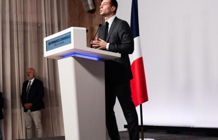 La RN aumenta el endeudamiento de Emmanuel Macron en su programa económico