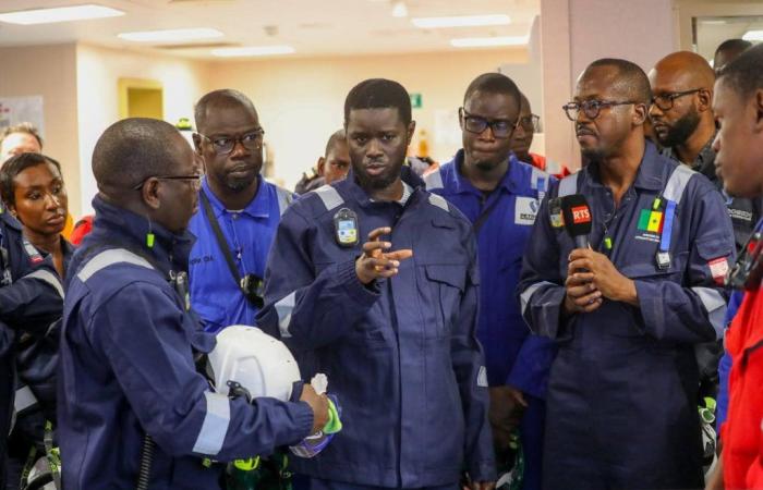 Senegal: el presidente Faye visita el sitio de producción de petróleo | APAnoticias