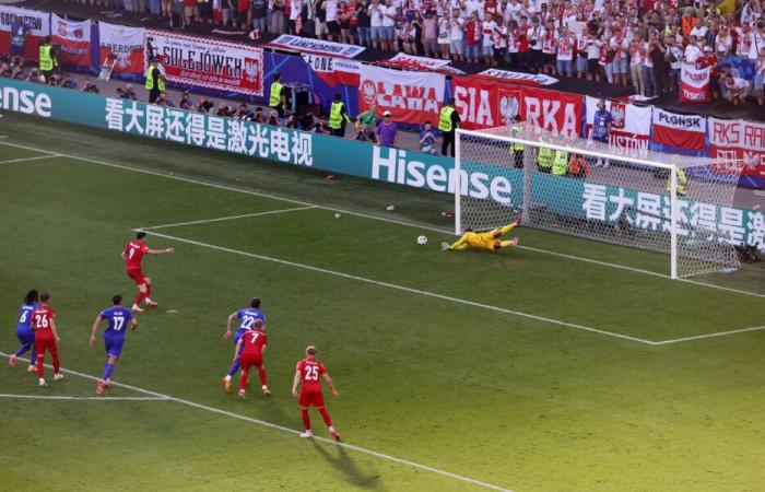 Francia – Polonia: Mike Maignan (ex-LOSC) comparte su frustración tras el penalti de Lewandowski