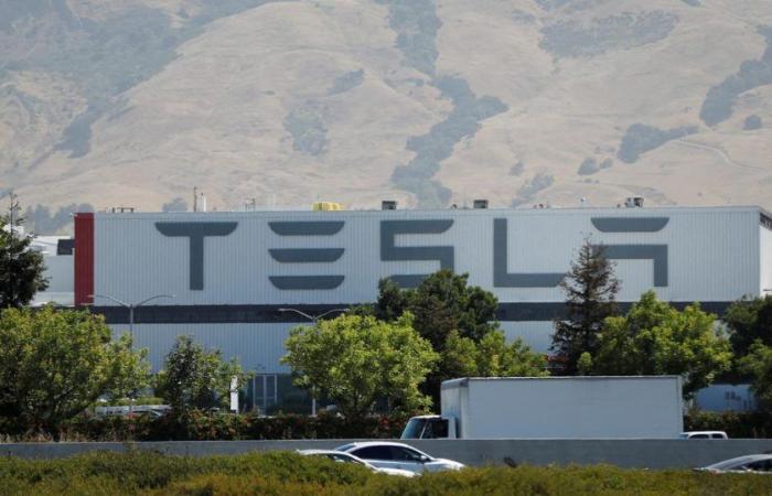 un sindicato demandará a Tesla por retener información
