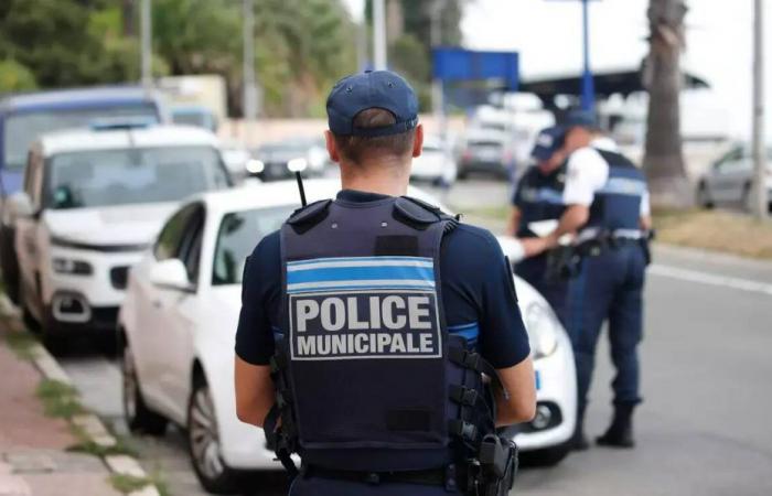 Negativa a obedecer, huida a pie… Lo que sabemos sobre la colisión que hirió a tres policías en Cannes