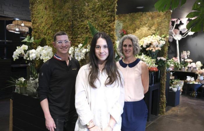 una joven florista galardonada con el título de Mejor Aprendiz de Francia