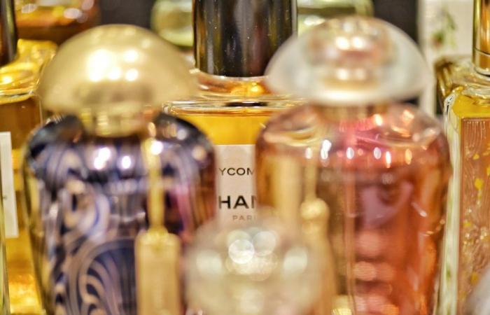 ¡Aquí hay 10 perfumes de hombre para las rebajas de 2024!