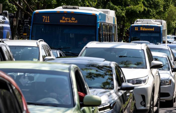 Financiamiento para el transporte público | Los funcionarios electos de Montreal recomiendan aumentar el impuesto al combustible