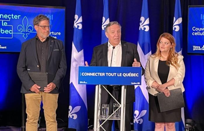 Acuerdos para conectar 9 regiones de Quebec a la red celular