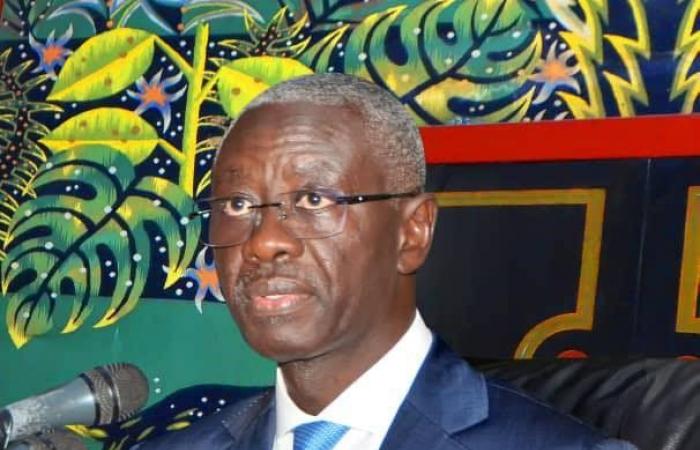Amadou Mame Diop moderniza y digitaliza la Asamblea Nacional