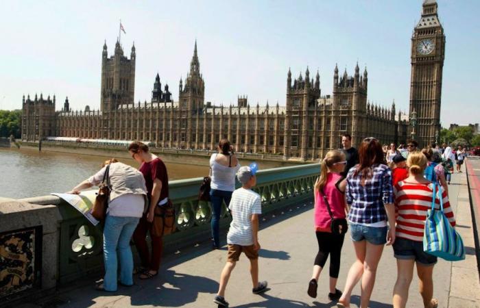Eco: Los ingleses ricos se van de Londres a Suiza