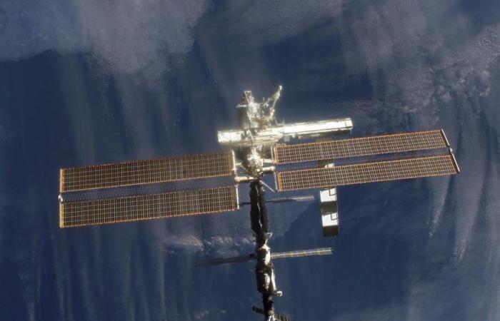 Los astronautas de la ISS se ven obligados a buscar refugio bajo la amenaza de los desechos espaciales rusos