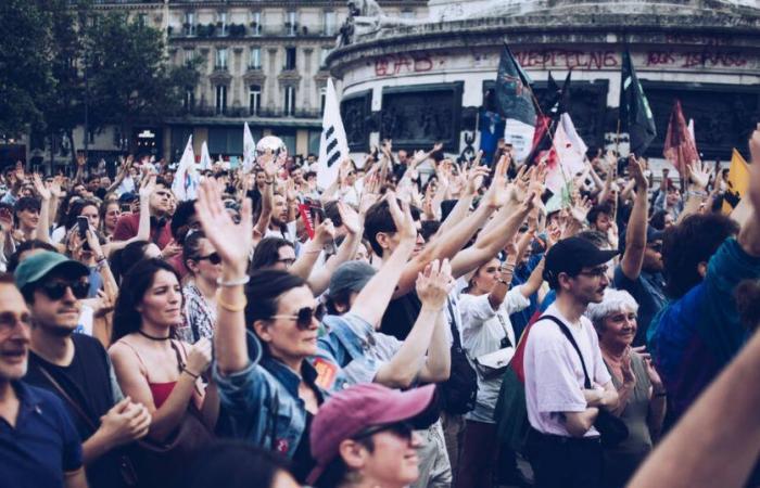 En París, un encuentro moviliza a varios miles de personas en torno a numerosos artistas – Libération