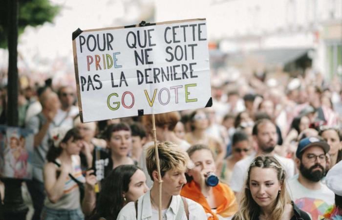 En la Marcha del Orgullo de París, el miedo a la extrema derecha es omnipresente