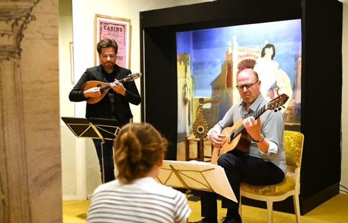 Un dúo de guitarra y mandolina en Vichy para marcar el tono del Festival de los Montes de la Madeleine
