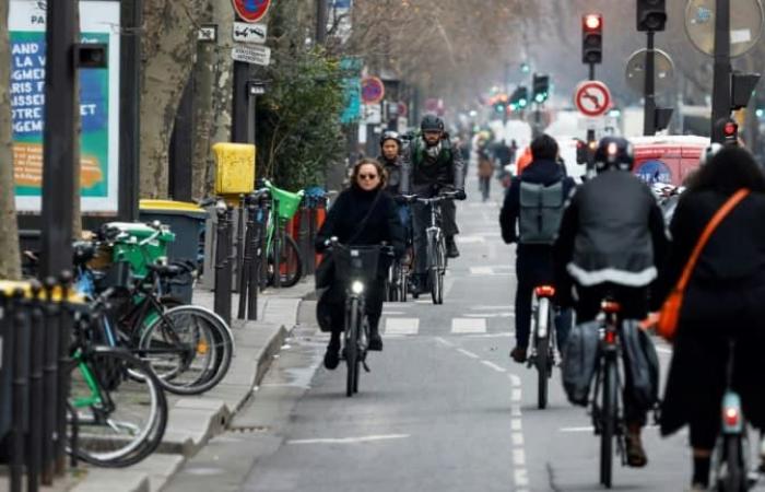 Esta semana en París había más bicicletas que coches en el Boulevard Sébastopol