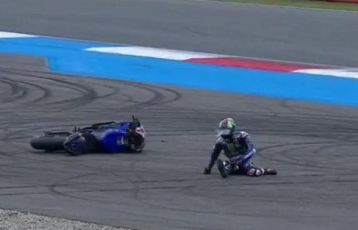 MotoGP, Assen J3: a Alex Rins le diagnostican una fractura en la muñeca derecha y una lesión en el pie derecho