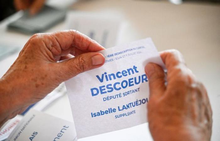 Vincent Descœur (varias derechas) en una posición favorable en la primera circunscripción de Cantal