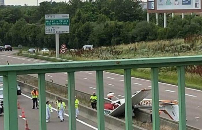 Un avión de pasajeros se estrella en la autopista y deja tres muertos – Libération