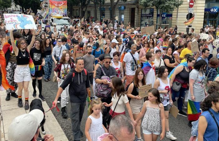 NÎMES Cerca de 1.500 personas para la Marcha del Orgullo