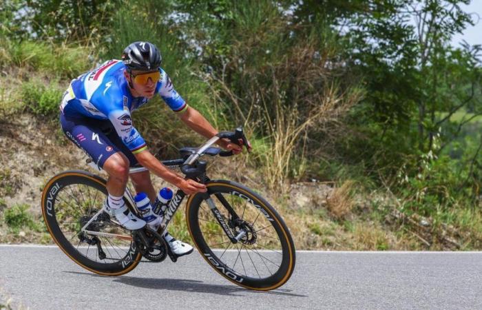 Remco Evenepoel tuvo “un buen día sobre la bicicleta” en su primera etapa en el Tour de Francia (vídeos)
