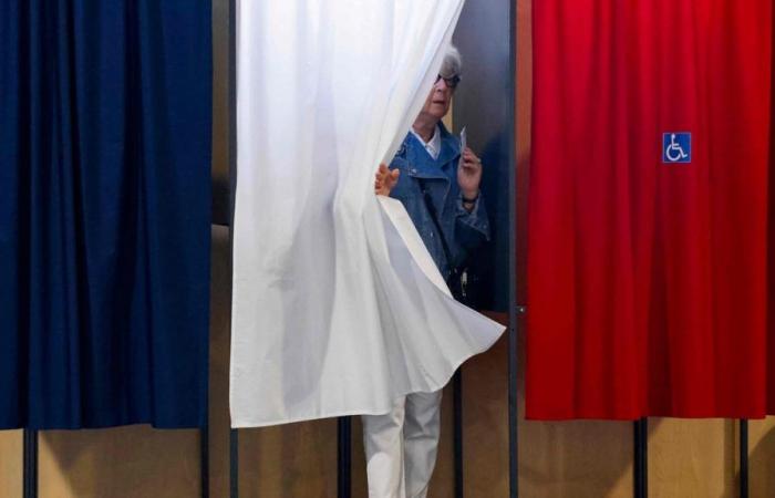 Primera vuelta de elecciones parlamentarias anticipadas en Francia