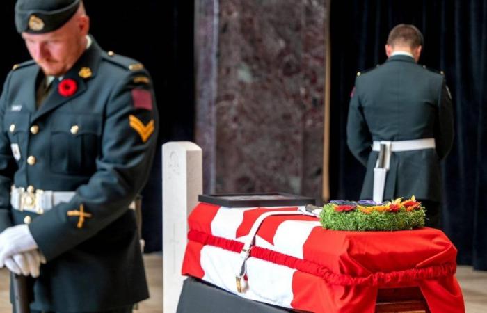 En Terranova rendimos homenaje al soldado desconocido que será enterrado el lunes