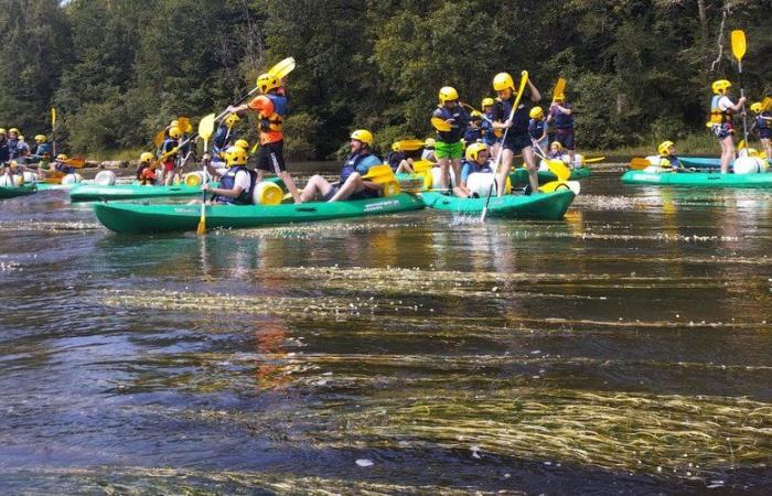 Grepiac. Paseo en canoa-kayak por el agua para escolares