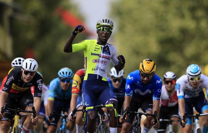 VIDEO. Tour de Francia 2024: victoria del eritreo Biniam Girmay en el sprint de Turín, nuevo maillot amarillo de Carapaz