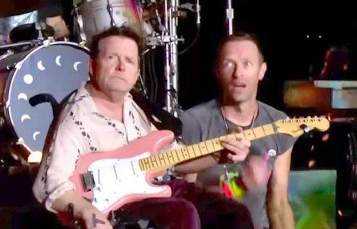Coldplay invita a Michael J. Fox al escenario para una improvisación