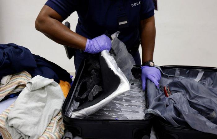 Decenas de empleados del aeropuerto de Melbourne acusados ​​de contrabando de drogas a Australia