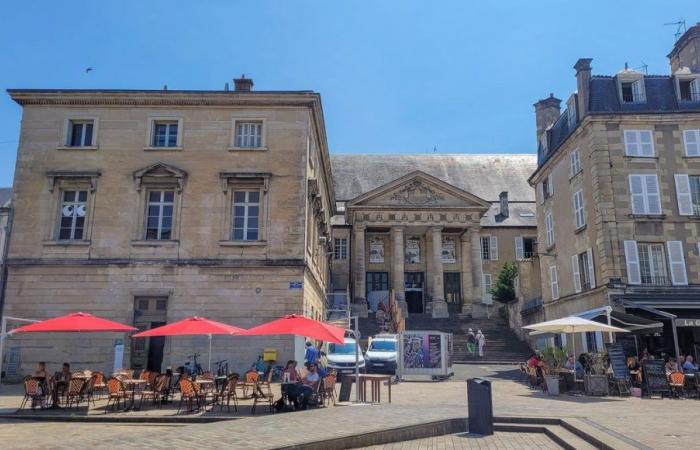 El palacio de Poitiers, el punto más alto de la ciudad