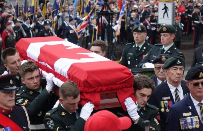 Terranova y Labrador entierra al Soldado Desconocido en su Día del Recuerdo