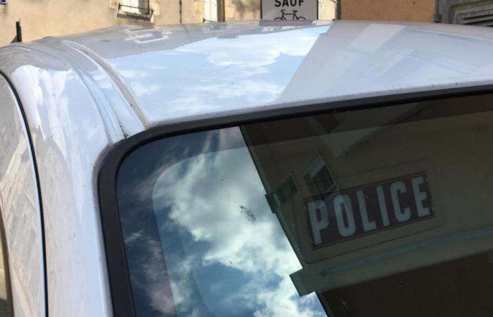 salta del Clio robado para escapar de la policía en Poitiers