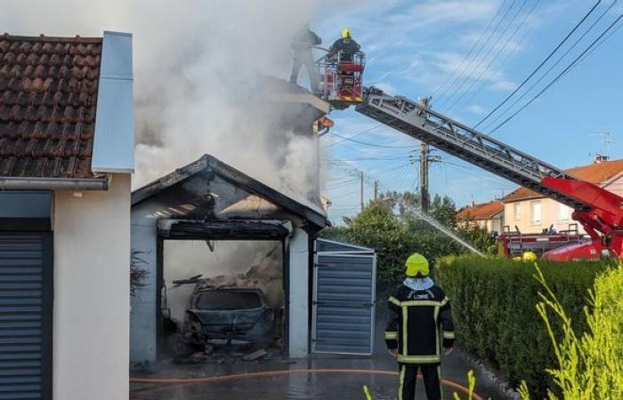 Un garaje en llamas obliga a la evacuación de los ocupantes de dos viviendas en Riorges
