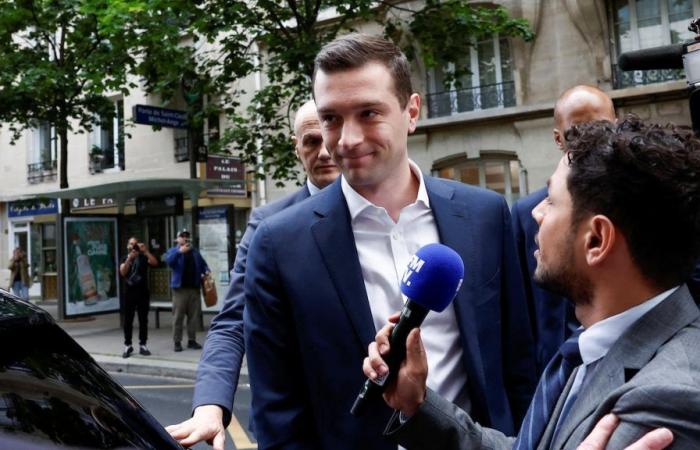 Elecciones legislativas en Francia: un centenar de retiradas para contrarrestar a la extrema derecha
