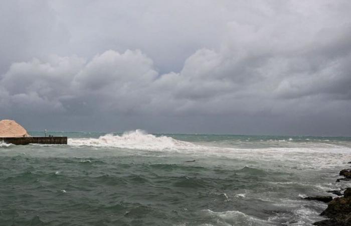 El huracán Beryl azota una de las islas de Granada, en las Indias Occidentales