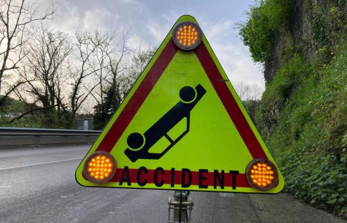 Terrible colisión frontal en el Jura, una colisión entre un vehículo utilitario y un coche deja un muerto y varios heridos graves