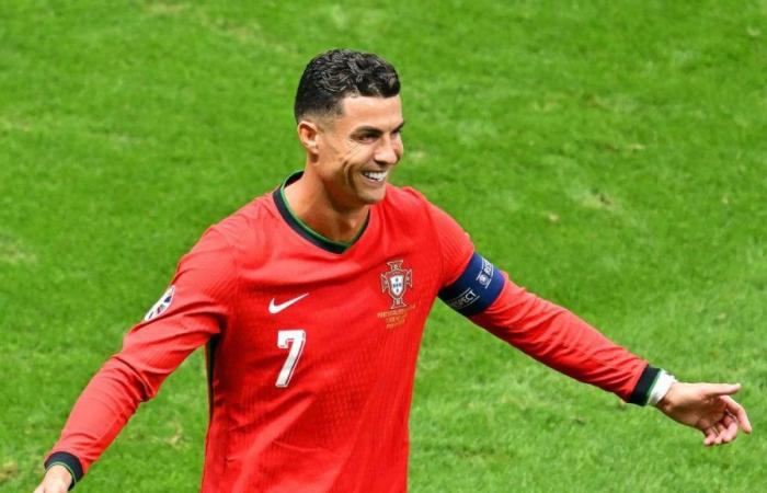 Octavos de final de la Eurocopa Portugal: El árbitro hace reír a Cristiano Ronaldo con un regate