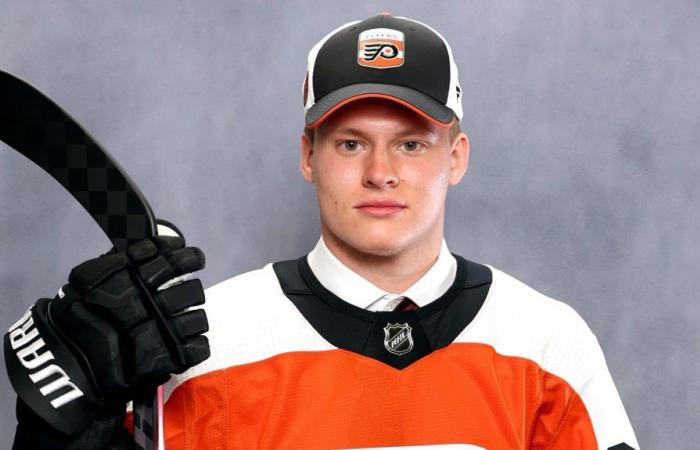 NHL: Matvei Michkov firmó un contrato de tres años con los Flyers