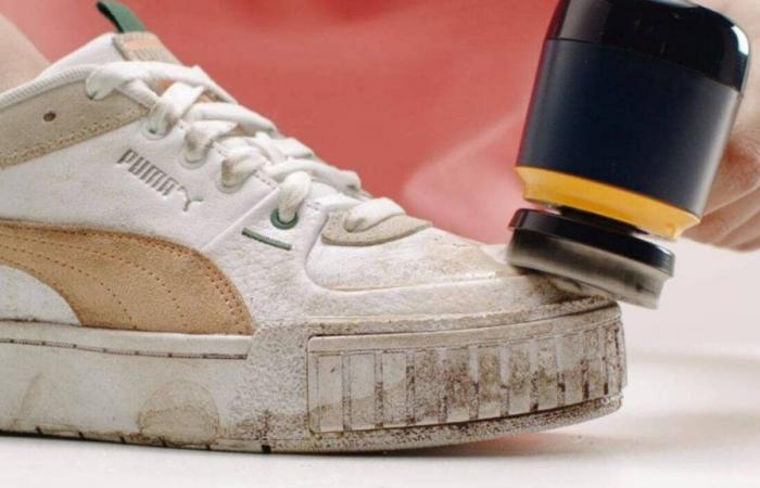 Adidas Samba, Nike Air Force 1… Este accesorio por menos de 25 euros las limpia a la perfección