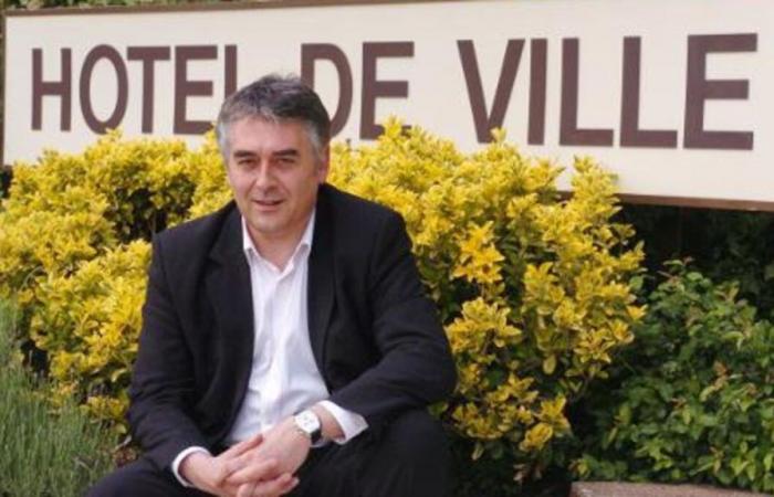 Legislativo: “Disgustado”, el alcalde LR-RN de Cholet, Gilles Bourdouleix, clasificado para la segunda vuelta, retira su candidatura