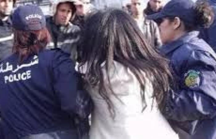 KIOSCO – En Argelia, la policía interrumpe la presentación de un libro y arresta a su autor, a su editor y a los participantes