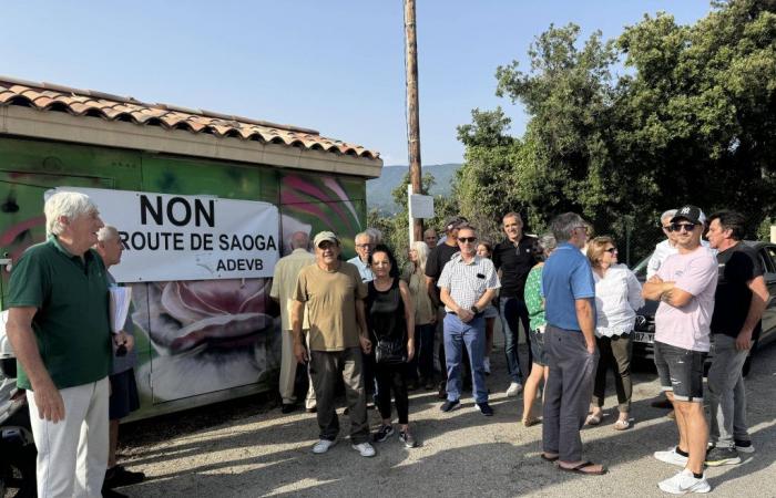Petición, recurso gratuito, acción judicial… Para estos vecinos, “la lucha continúa” contra un proyecto de carretera que está causando polémica en un pueblo de las alturas de Niza.