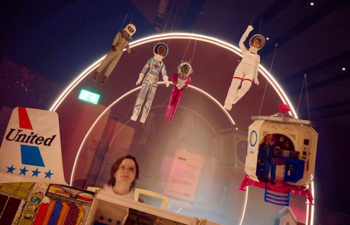 La muñeca Barbie viajera espacial, protagonista de una exposición en Londres