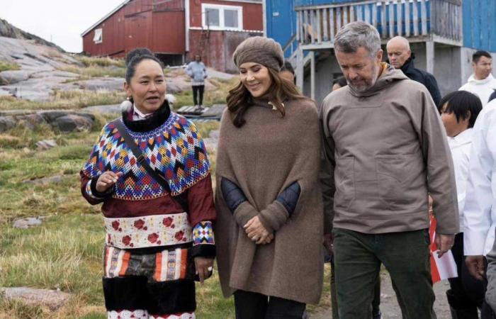 La pareja real danesa visita la isla groenlandesa de Attu
