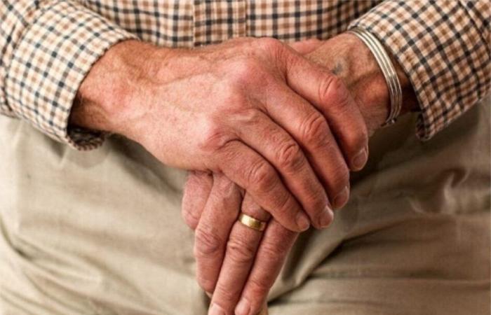 Sarthe. La pulsera anticaídas de una mujer de 73 años revela la violencia de su hijo