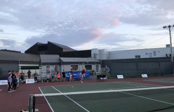 Diversión con el Tour de Expertos Deportivos de Tennis Québec que hará escala en la Costa Norte