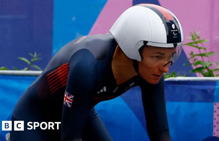 Sarah
      Storey
      gana
      su
      18ª
      medalla
      de
      oro
      en
      un
      recorrido
      'horrible'