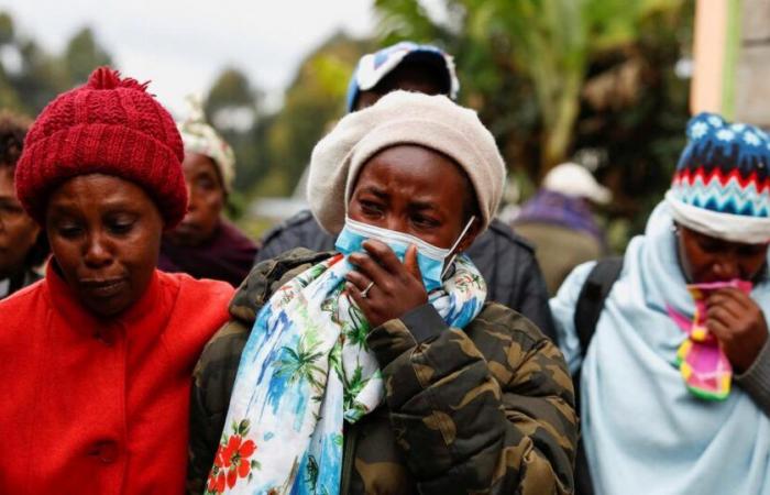 17
      niños
      mueren
      y
      70
      desaparecen
      tras
      incendio
      en
      escuela