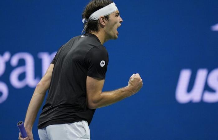 Fritz
      vence
      a
      Tiafoe
      en
      5
      y
      se
      enfrenta
      a
      Sinner
      en
      la
      final