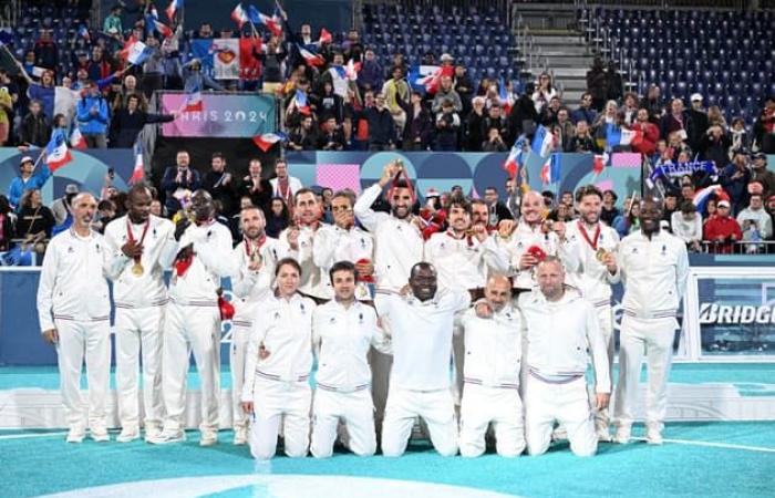 El
      fútbol
      francés
      para
      ciegos
      se
      viste
      de
      oro
      y
      conquista
      corazones