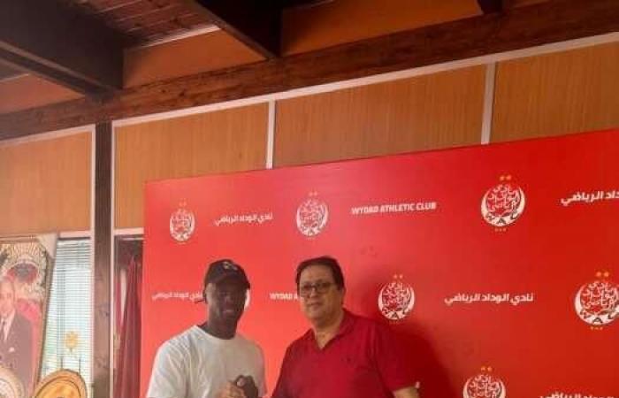 Wydad
      cierra
      el
      acuerdo
      de
      la
      temporada
      con
      el
      fichaje
      del
      delantero
      internacional
      Mbaye
      Niang