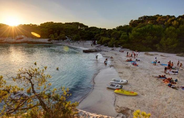 ¿Es
      posible
      todavía
      bañarse
      en
      las
      Islas
      Baleares
      en
      otoño?